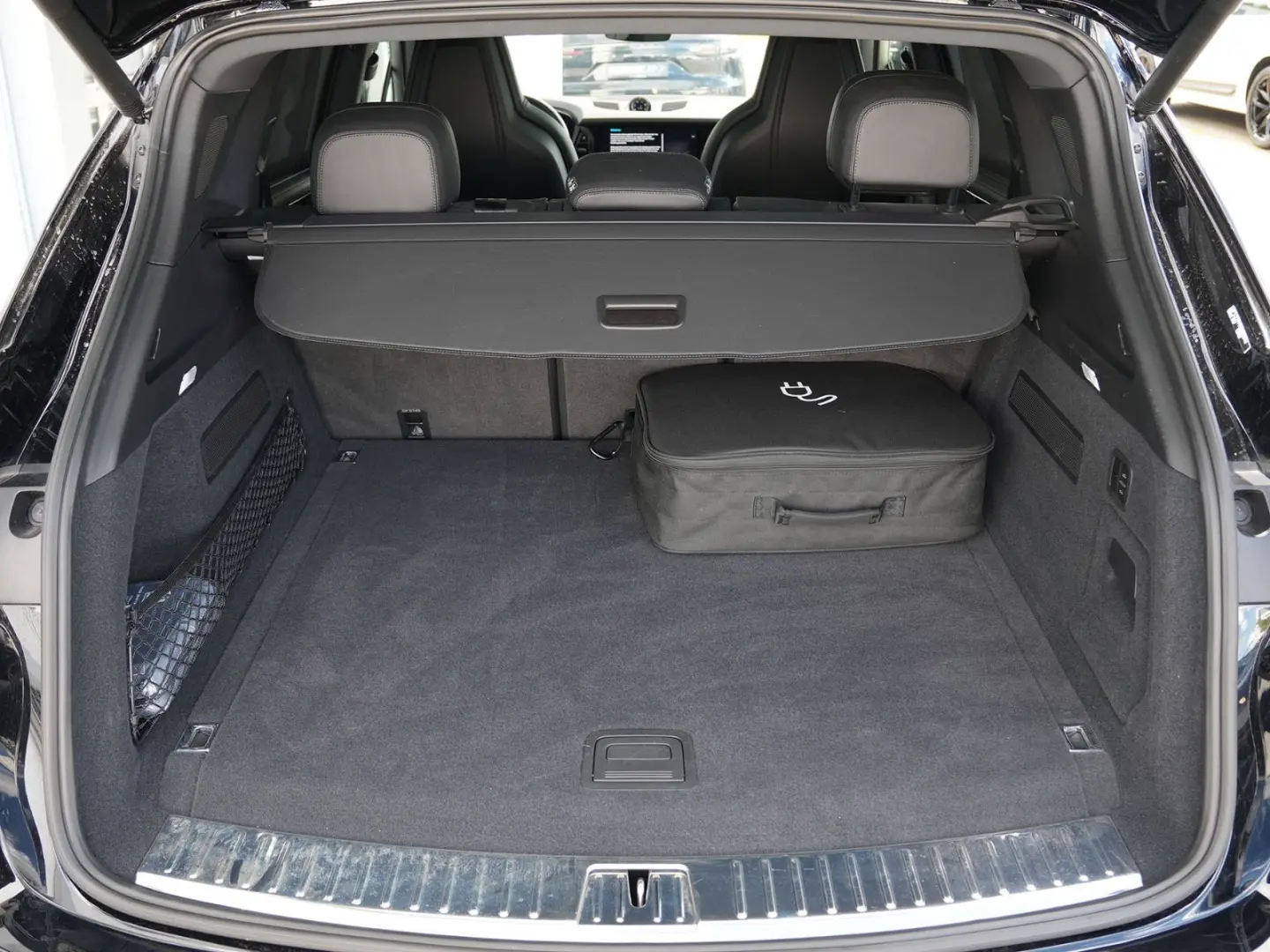 E-Hybrid MY24-INNODRIVE-ACC-LUFTF.-PANO-BOSE-RS