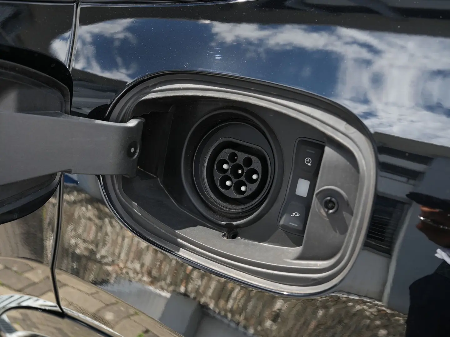 E-Hybrid MY24-INNODRIVE-ACC-LUFTF.-PANO-BOSE-RS