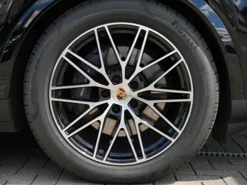 E-Hybrid MY24-INNODRIVE-ACC-LUFTF.-PANO-BOSE-RS
