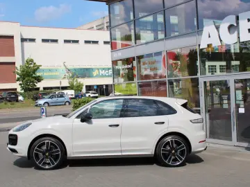 Cayenne Turbo Sport Design Kreide Approved 201T€