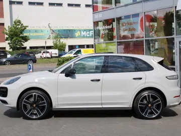 Cayenne Turbo Sport Design Kreide Approved 201T€