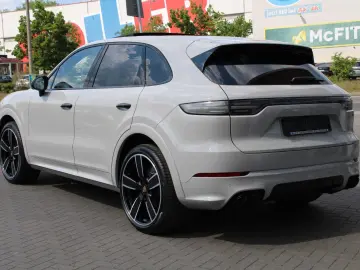 Cayenne Turbo Sport Design Kreide Approved 201T€
