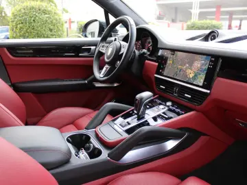 Cayenne Turbo Sport Design Kreide Approved 201T€