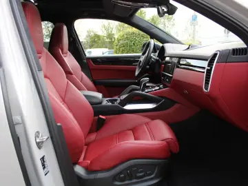 Cayenne Turbo Sport Design Kreide Approved 201T€