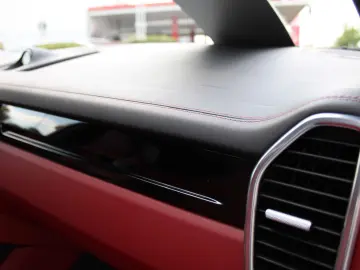 Cayenne Turbo Sport Design Kreide Approved 201T€