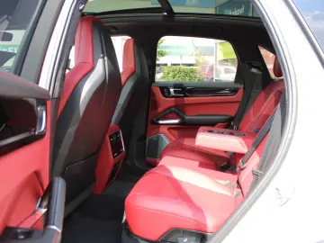 Cayenne Turbo Sport Design Kreide Approved 201T€
