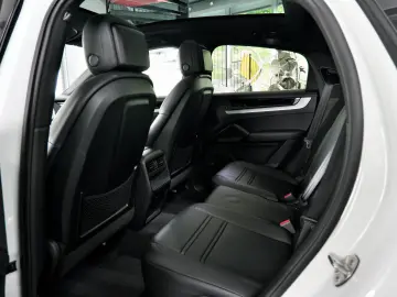Cayenne Coupe E-Hybrid InnoDrive Luftfederung DE