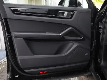 Cayenne Coupé SPORTDESIGN-LUFTF.-PANO-BOSE-22