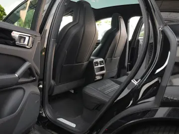 Cayenne Coupé SPORTDESIGN-LUFTF.-PANO-BOSE-22