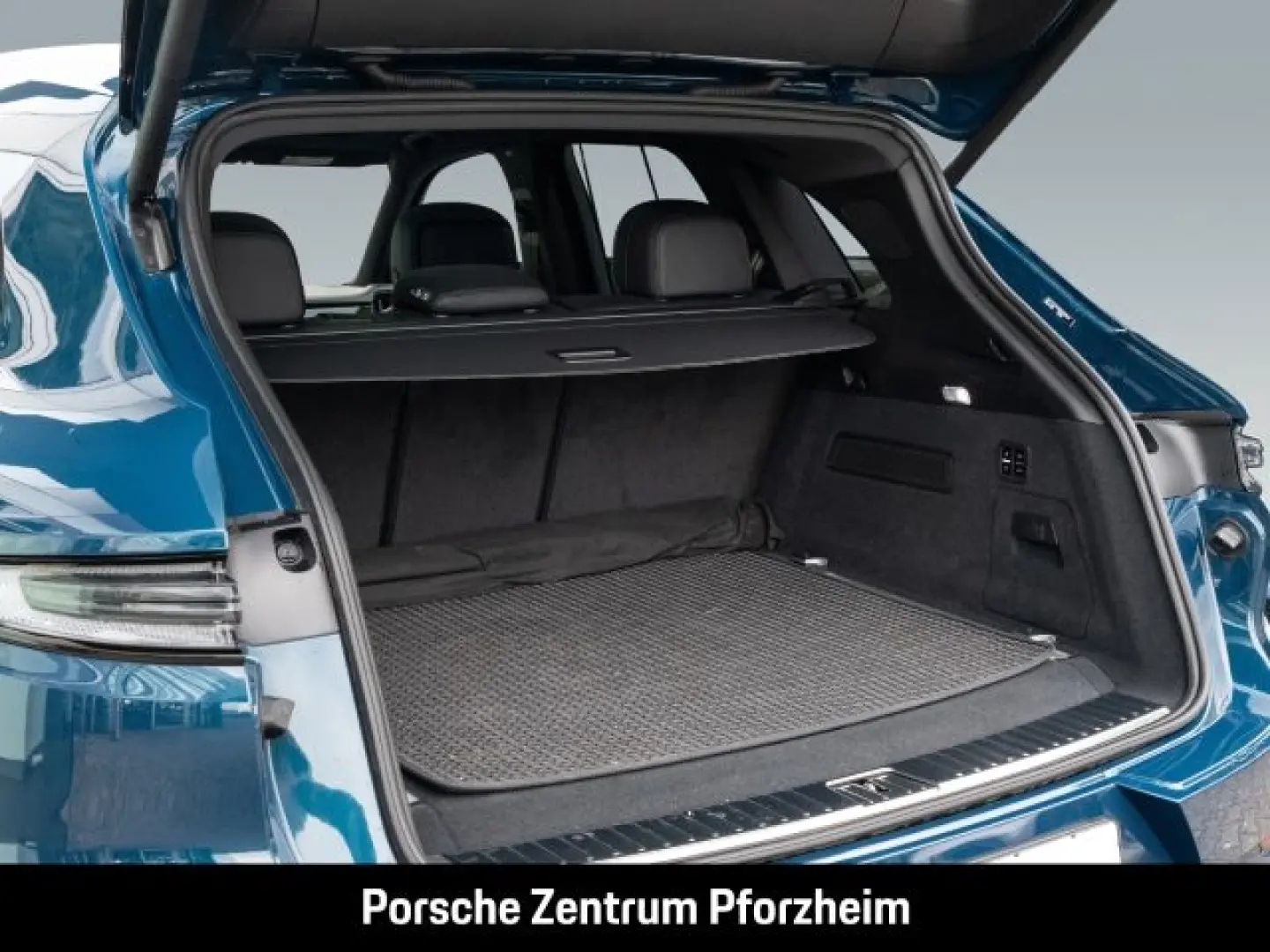 Cayenne E-Hybrid BOSE Sportabgasanlage Panorama