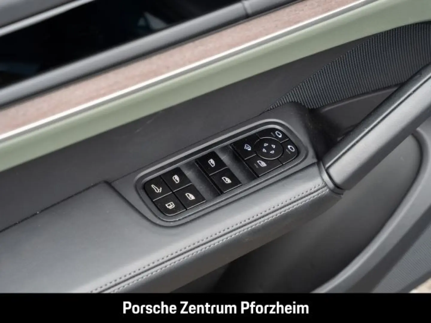 Cayenne E-Hybrid BOSE Sportabgasanlage Panorama