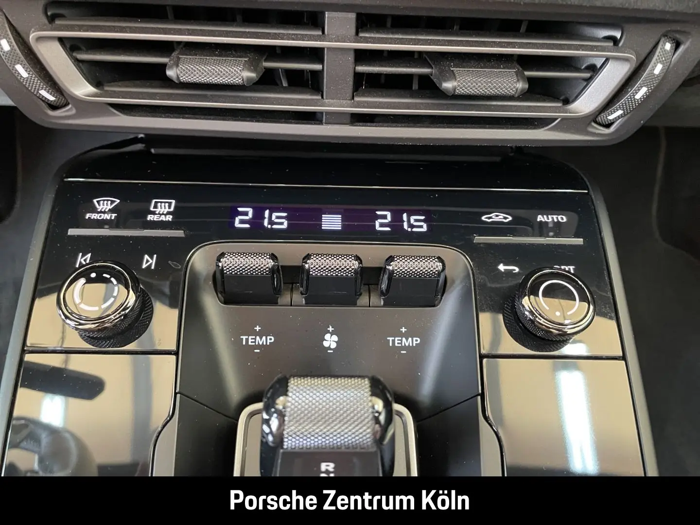 992 (911) Carrera 4 GTS Cabriolet