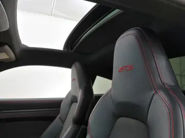 911 Carrera 4 GTS