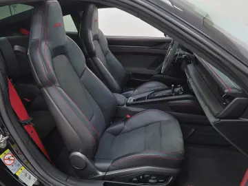911 Carrera 4 GTS