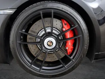 911 Carrera 4 GTS