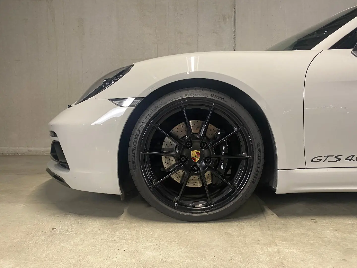 Cayman (718) GTS 4.0 | SportDesign Paket schwarz