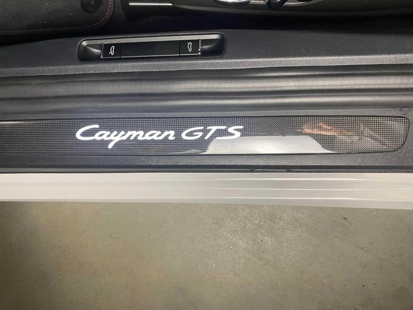 Cayman (718) GTS 4.0 | SportDesign Paket schwarz