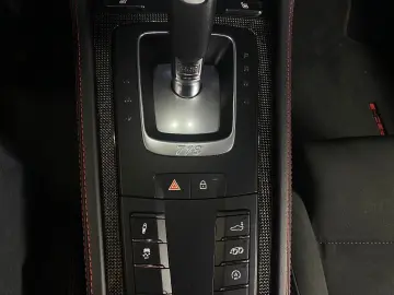 Cayman (718) GTS 4.0 | SportDesign Paket schwarz