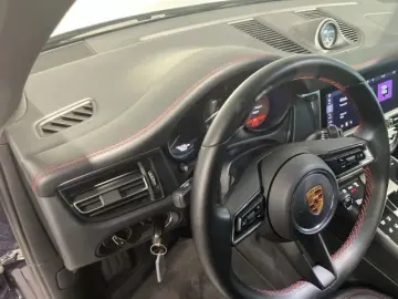 Macan GTS Sportabgasanlage Lenkradheizung LED