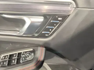 Macan GTS Sportabgasanlage Lenkradheizung LED