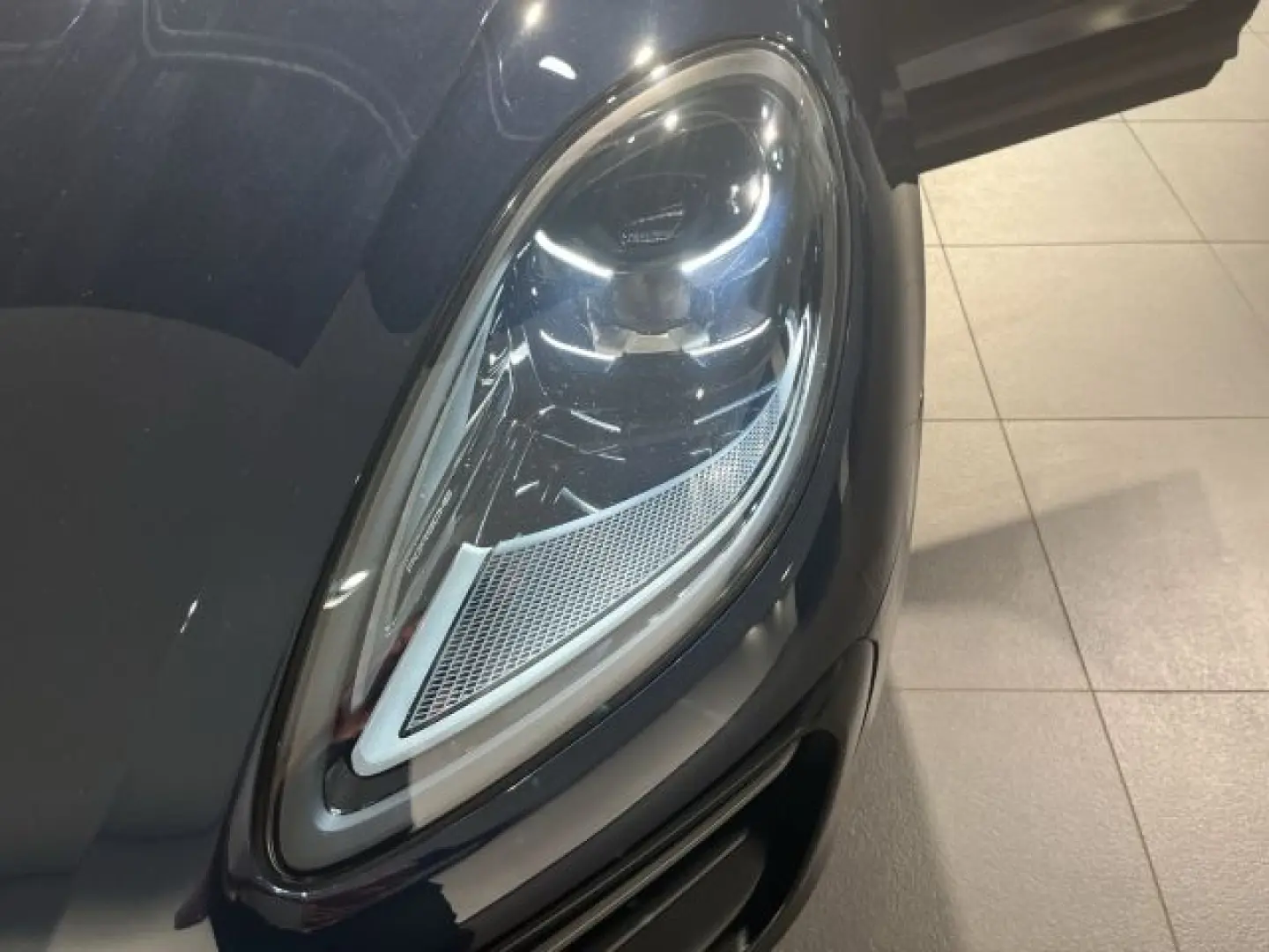 Macan GTS Sportabgasanlage Lenkradheizung LED
