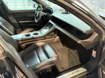 Taycan Turbo Sport Turismo Bose StHz ACC HuD