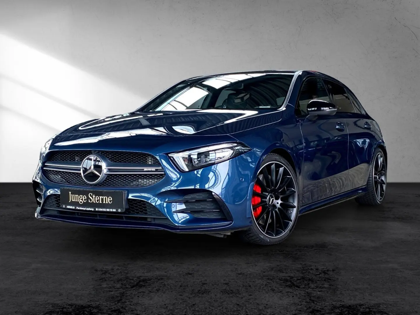 Mercedes-AMG A 35 4M Pano Distr Kamera Burmester