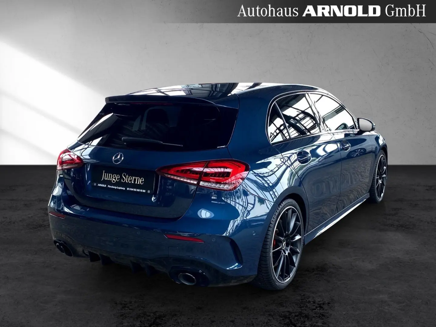 Mercedes-AMG A 35 4M Pano Distr Kamera Burmester