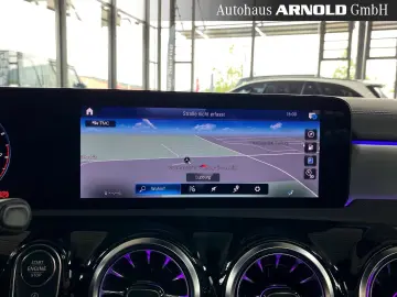 Mercedes-AMG A 35 4M Pano Distr Kamera Burmester
