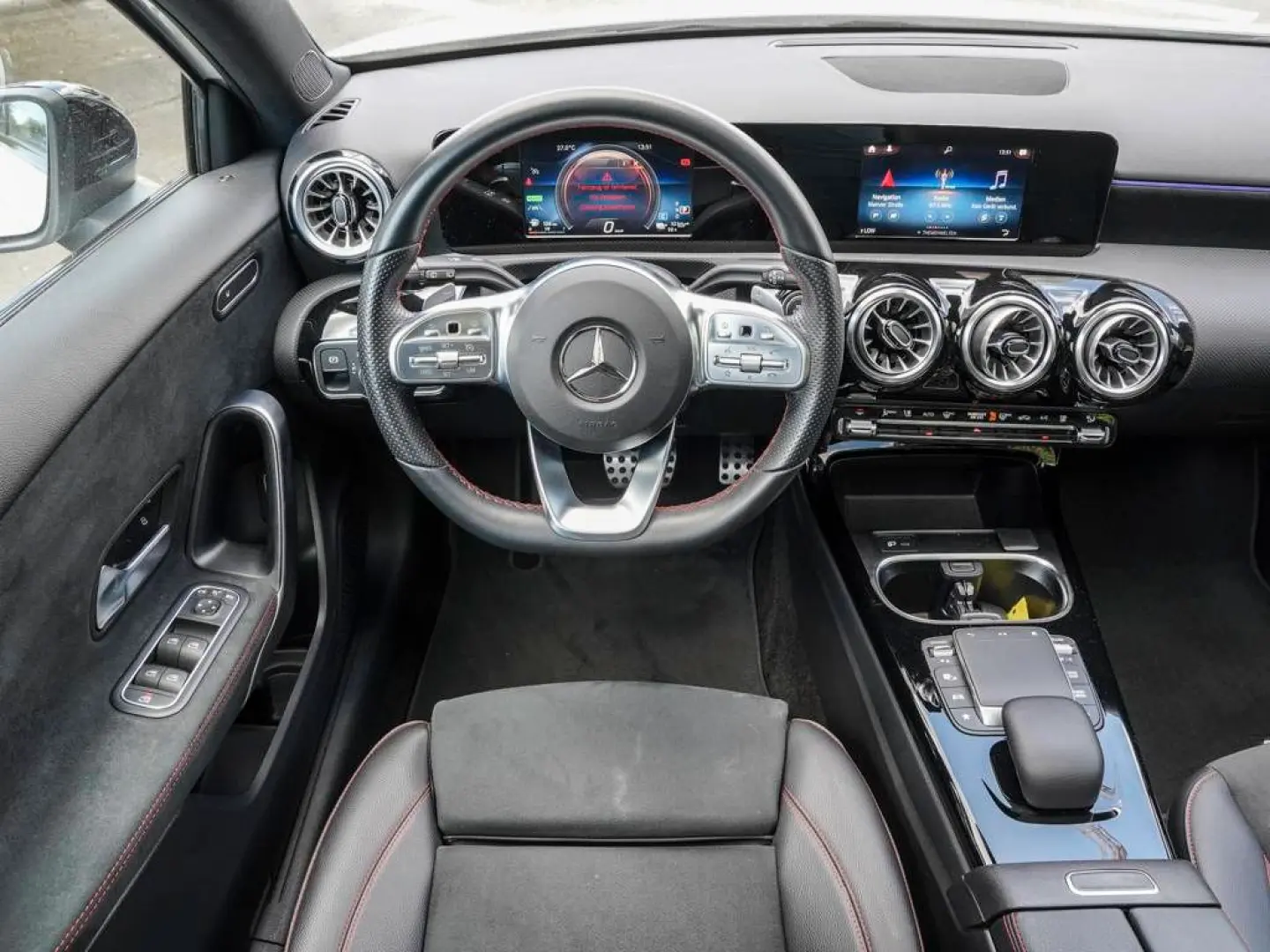A 250 e AMG-LINE NIGHT MBUX PANO AMBIENTE LED