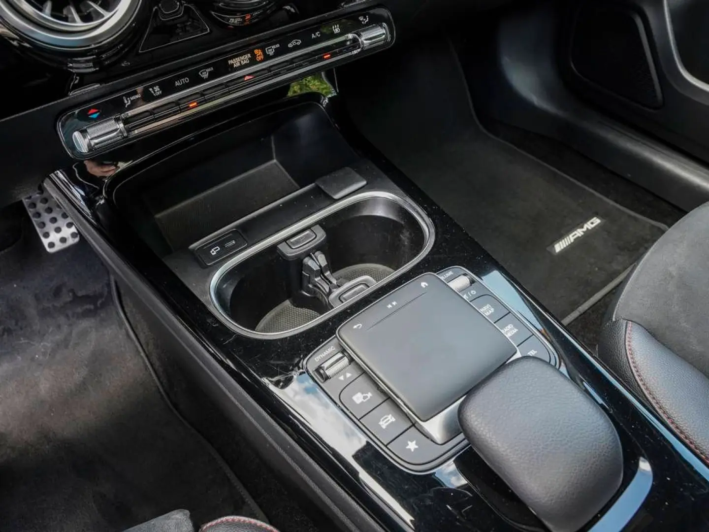 A 250 e AMG-LINE NIGHT MBUX PANO AMBIENTE LED