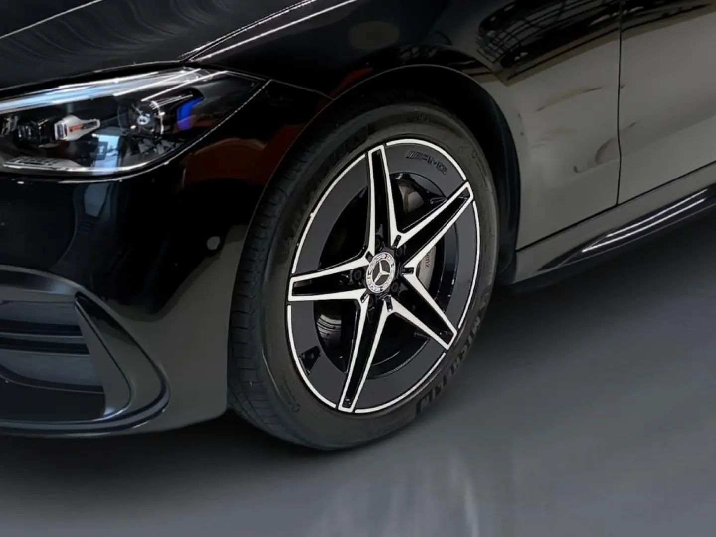 C 300 e +AMG+MBUX+PANO+Night+KAMERA+Ambiente+AHK
