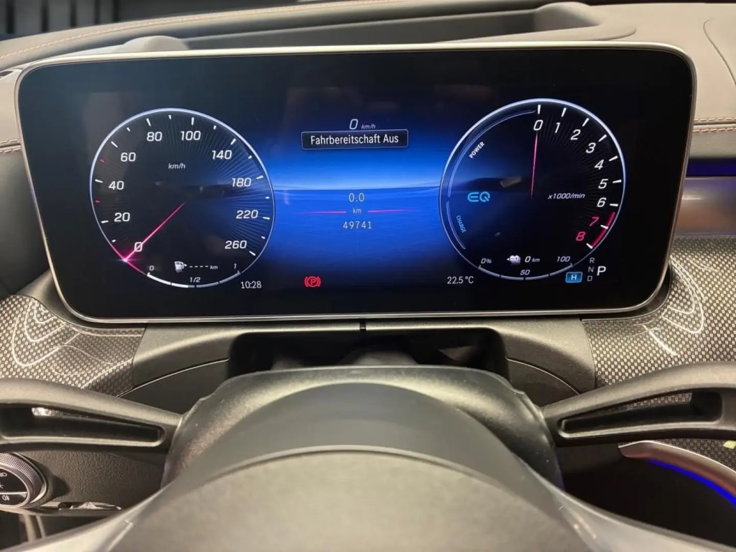 C 300 e +AMG+MBUX+PANO+Night+KAMERA+Ambiente+AHK