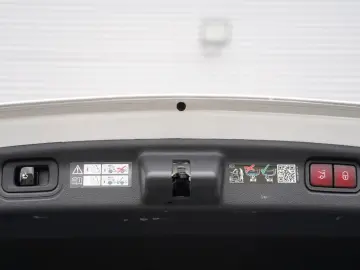 C300d 2x AMG PREMIUM+ PANO AHK 360 HUD MEMO VOLL