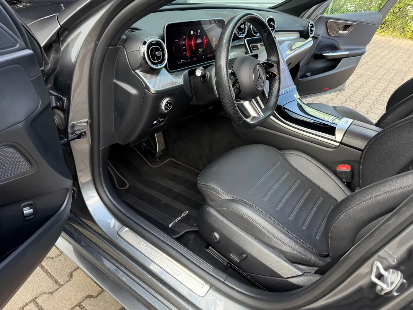 C 220d°MBUX°ACC°AMG-PAKET°Lim°Leder°360Cam