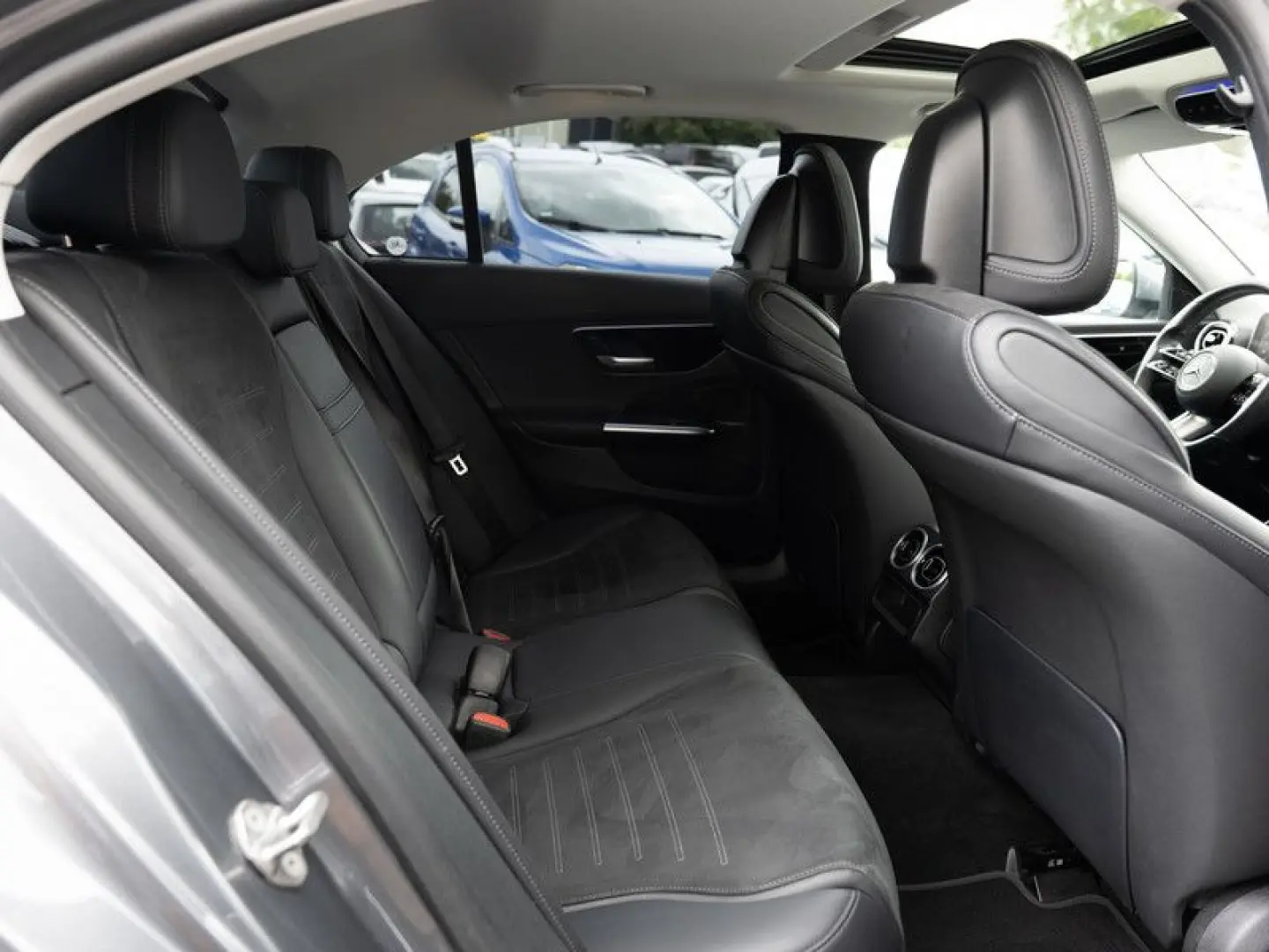 C 220 d AMG-Sport/LED/Cam/SHD/AHK/Totw/Ambiente