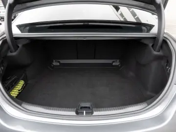 C 220 d AMG-Sport/LED/Cam/SHD/AHK/Totw/Ambiente