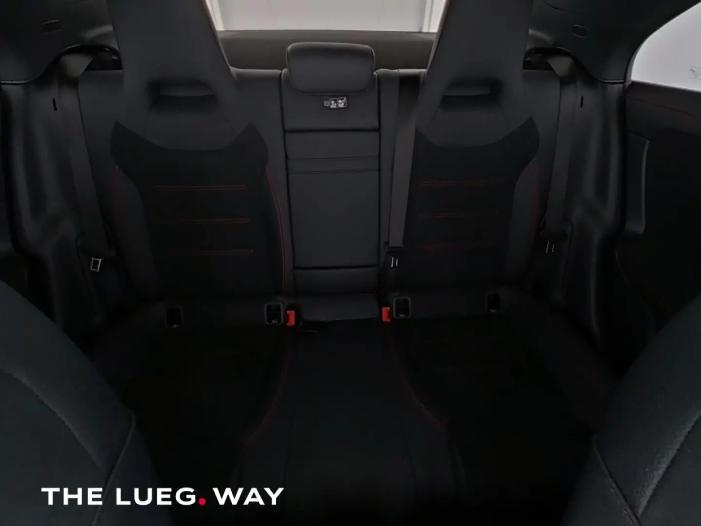 CLA 200 AMG+NavPr+Pano+Burm+MBeam+KeyG+Distr+RFK