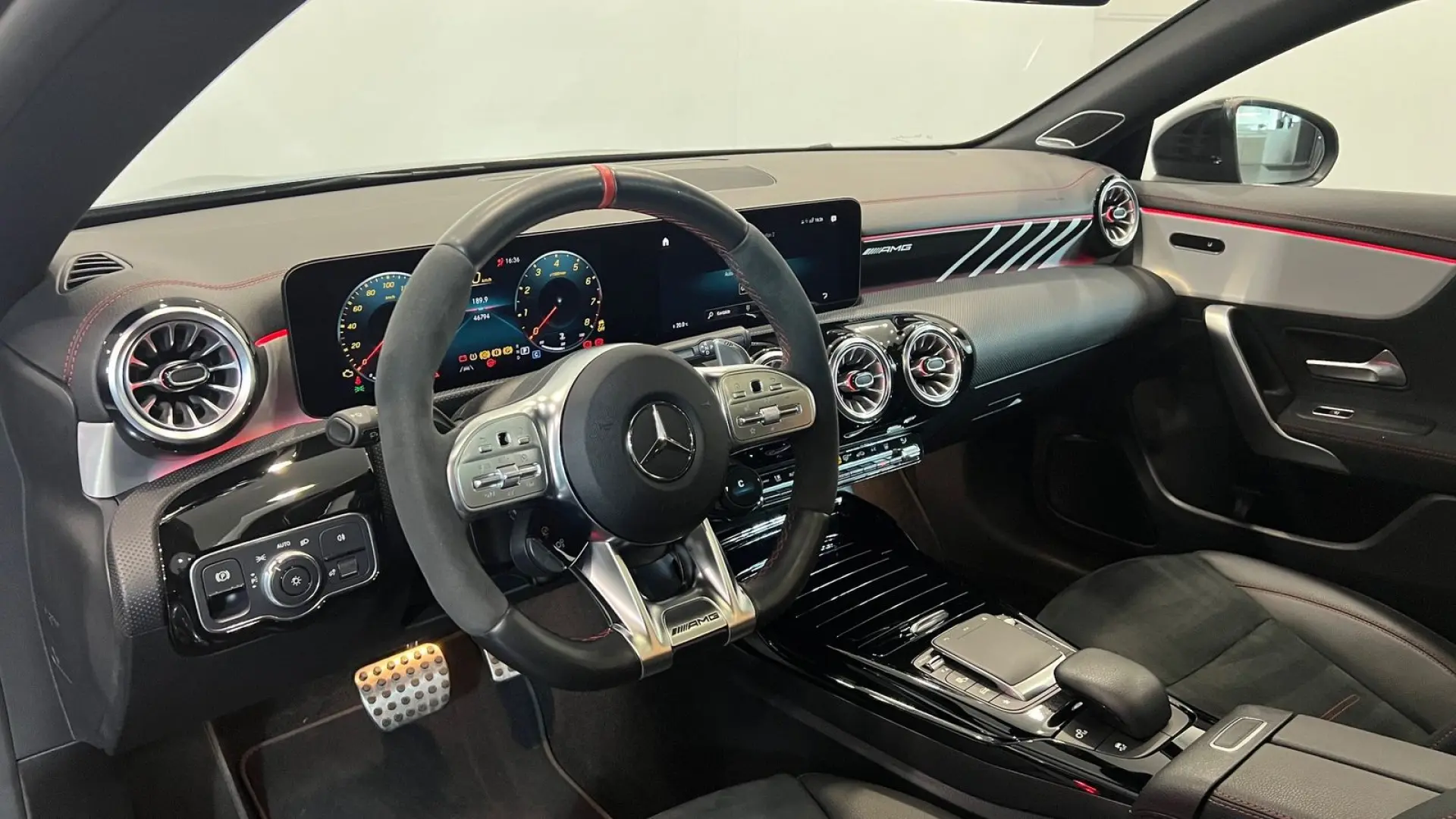 CLA 35 AMG PANO Standh. M-Beam Nightpaket Kamera