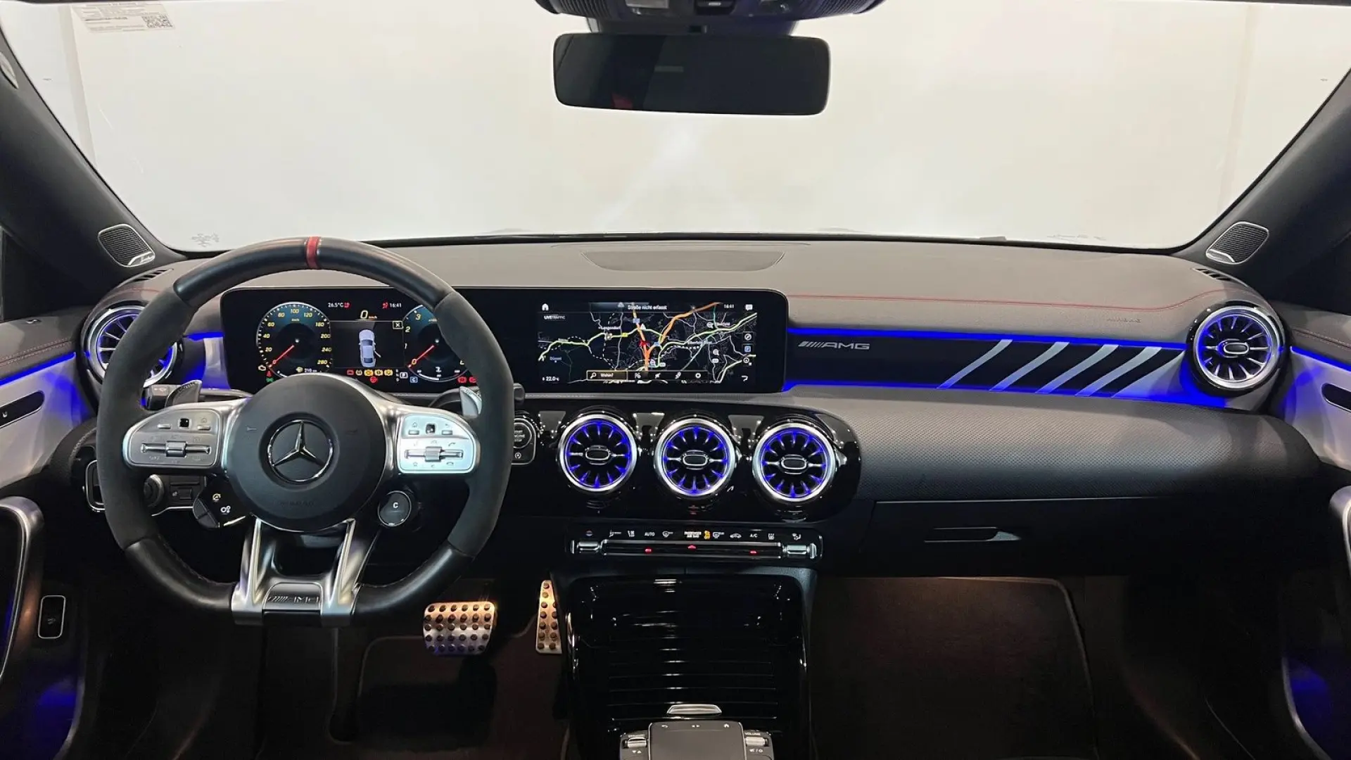 CLA 35 AMG PANO Standh. M-Beam Nightpaket Kamera