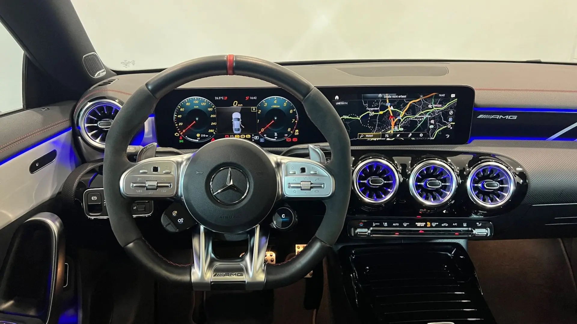 CLA 35 AMG PANO Standh. M-Beam Nightpaket Kamera
