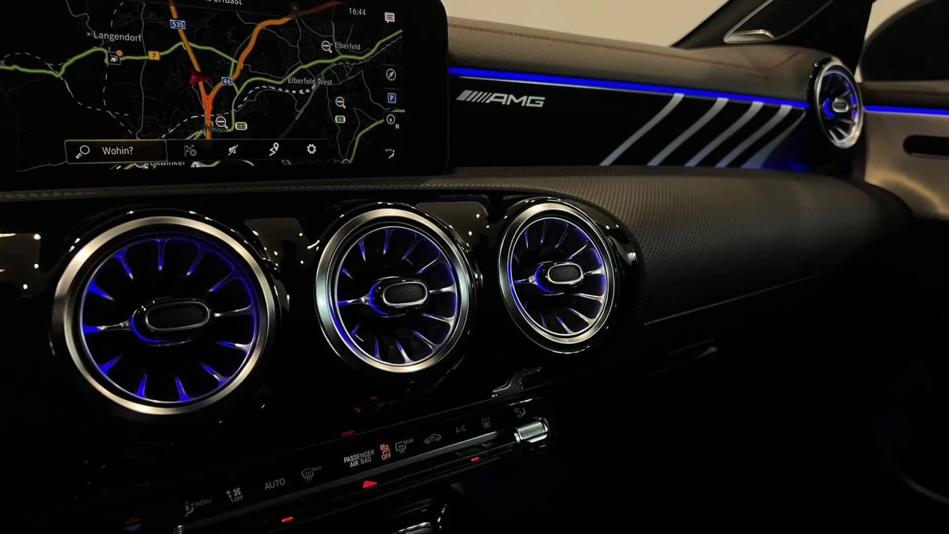 CLA 35 AMG PANO Standh. M-Beam Nightpaket Kamera