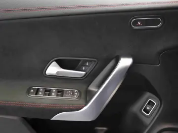 CLA 220 d AMG Keyless*Spurhalte*Kamera*SHZ*18