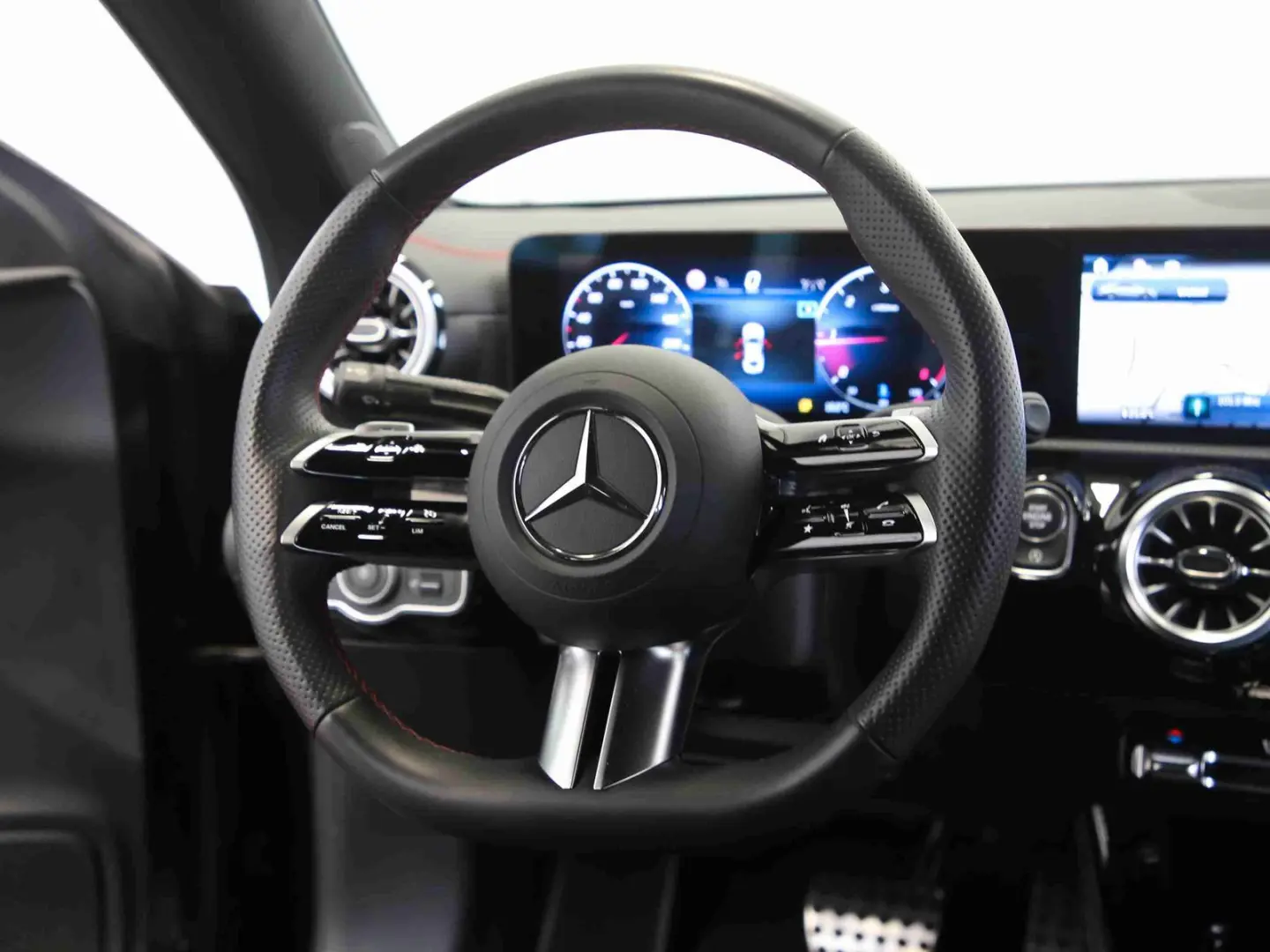 CLA 220 d AMG Keyless*Spurhalte*Kamera*SHZ*18