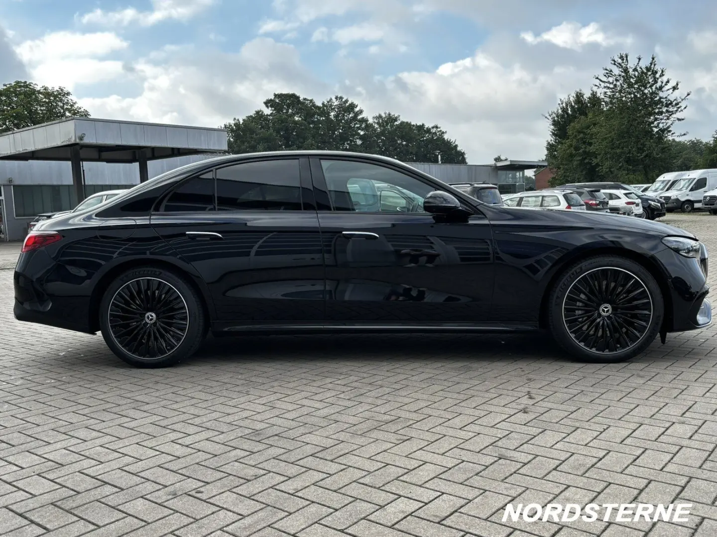E 300 de AMG-PREMIUM+PANO+360°+HEAD-UP+4D-BURM.