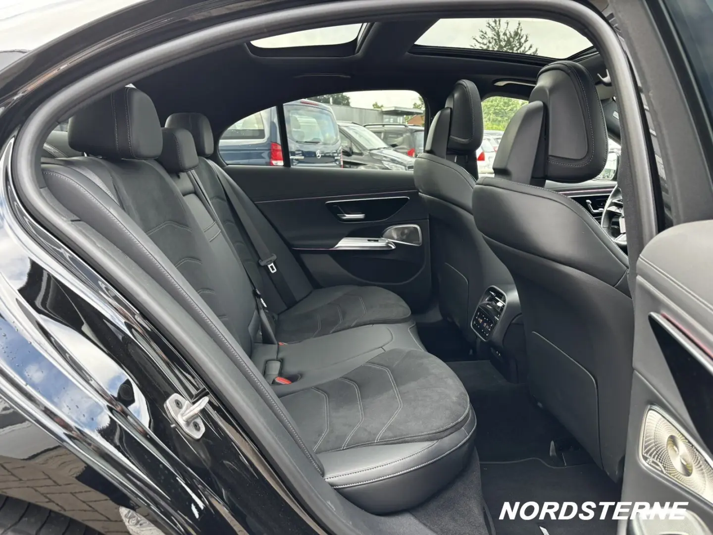 E 300 de AMG-PREMIUM+PANO+360°+HEAD-UP+4D-BURM.