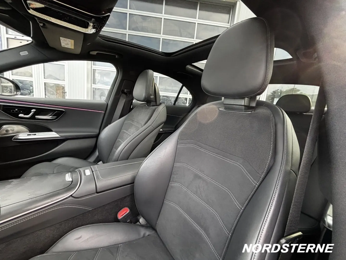 E 300 de AMG-PREMIUM+PANO+360°+HEAD-UP+4D-BURM.