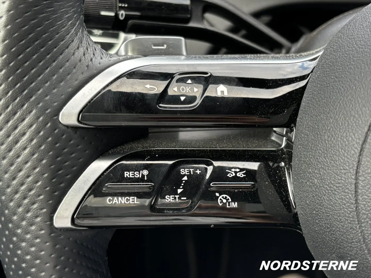E 300 de AMG-PREMIUM+PANO+360°+HEAD-UP+4D-BURM.