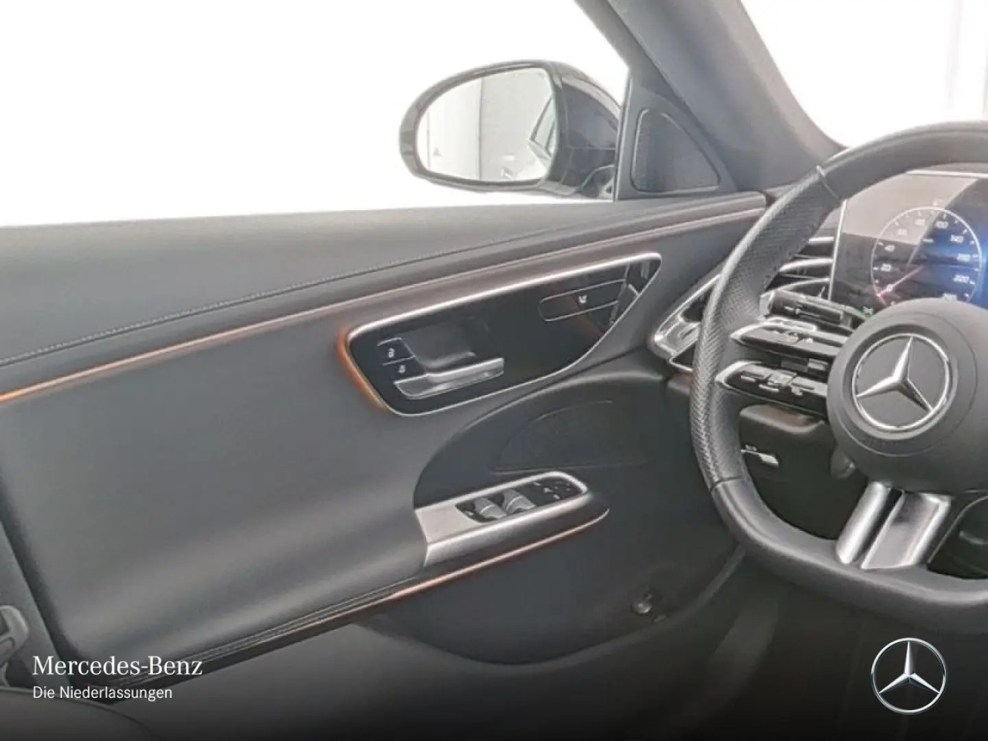 E 300 e AMG/NIGHT/SUPERSCREEN/20