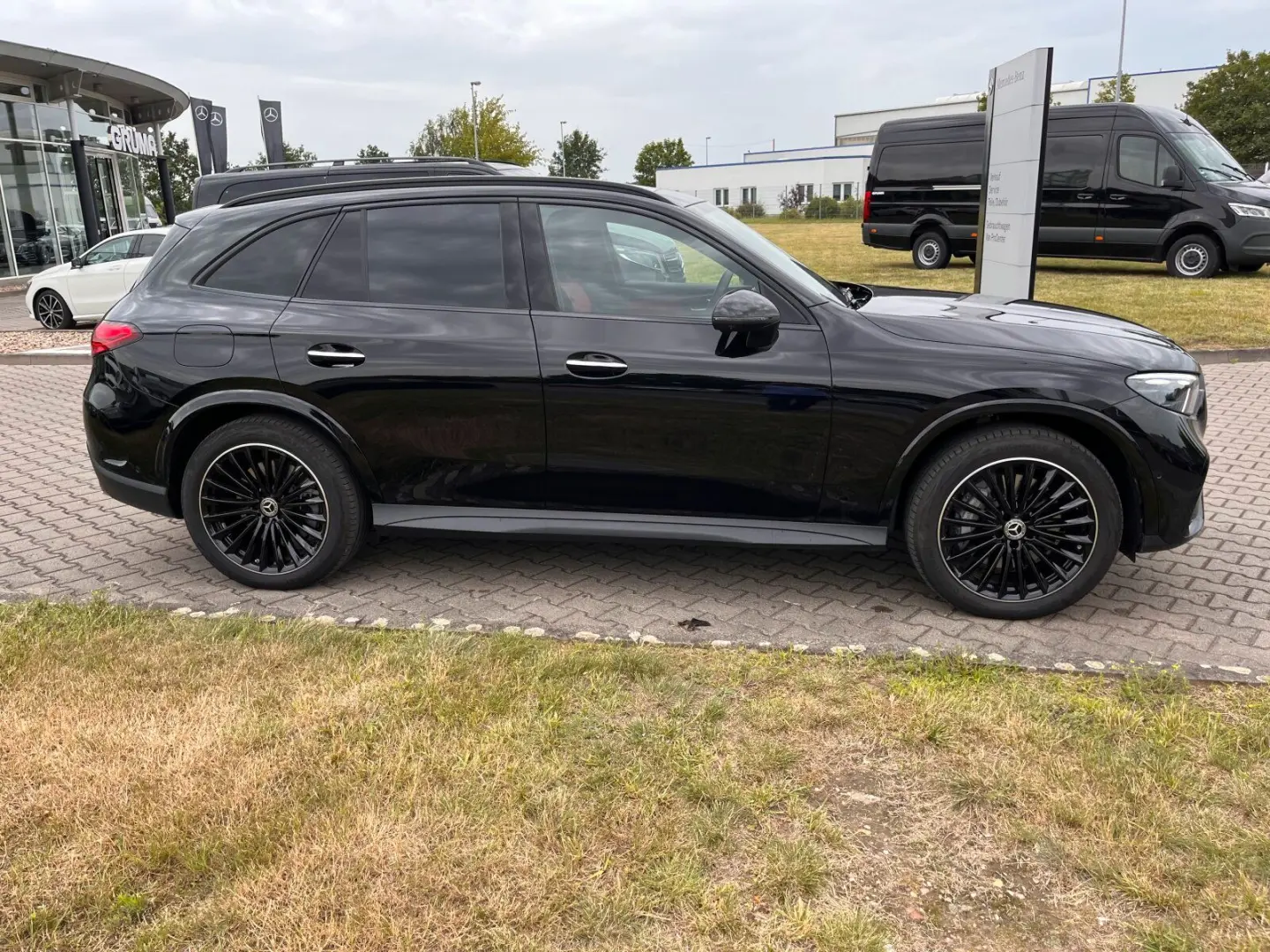GLC 400e 4M AMG+Night+DigitalLight+Pano+AHK+Burm